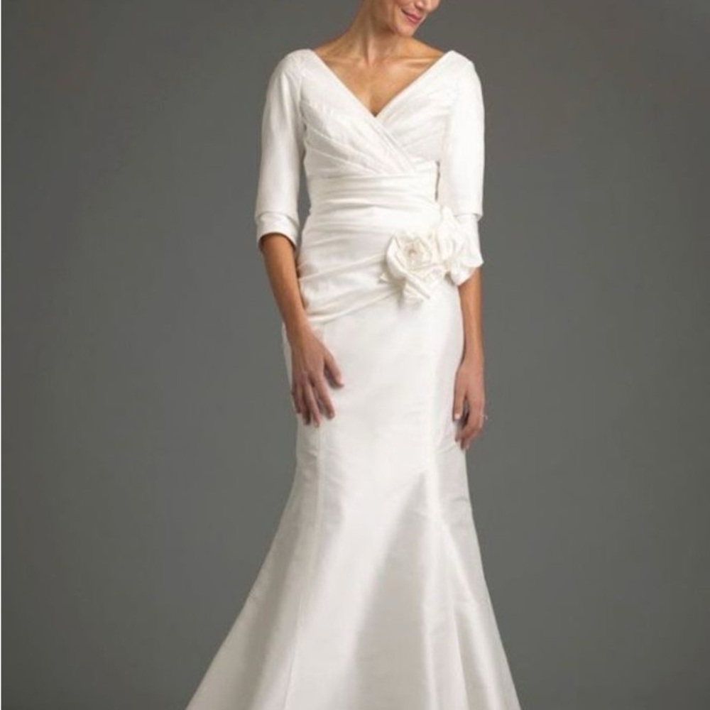 Cream Ruched V-Neck Bridal Gown